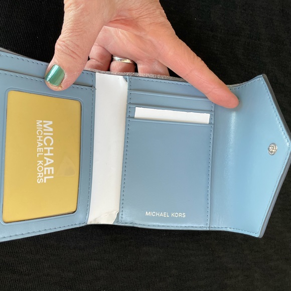 Michael Kors Wallet - Picture 3 of 5